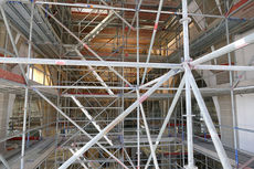 Malerarbeiten in der Stadtpfarrkirche (Foto: Karl-Franz Thiede)